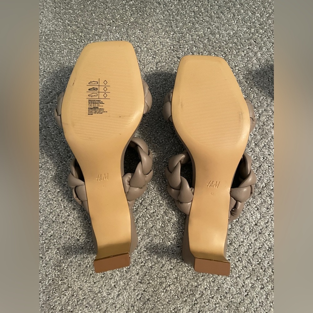 H&M Braided Low Heel Sandal in Taupe - Picture 4 of 6